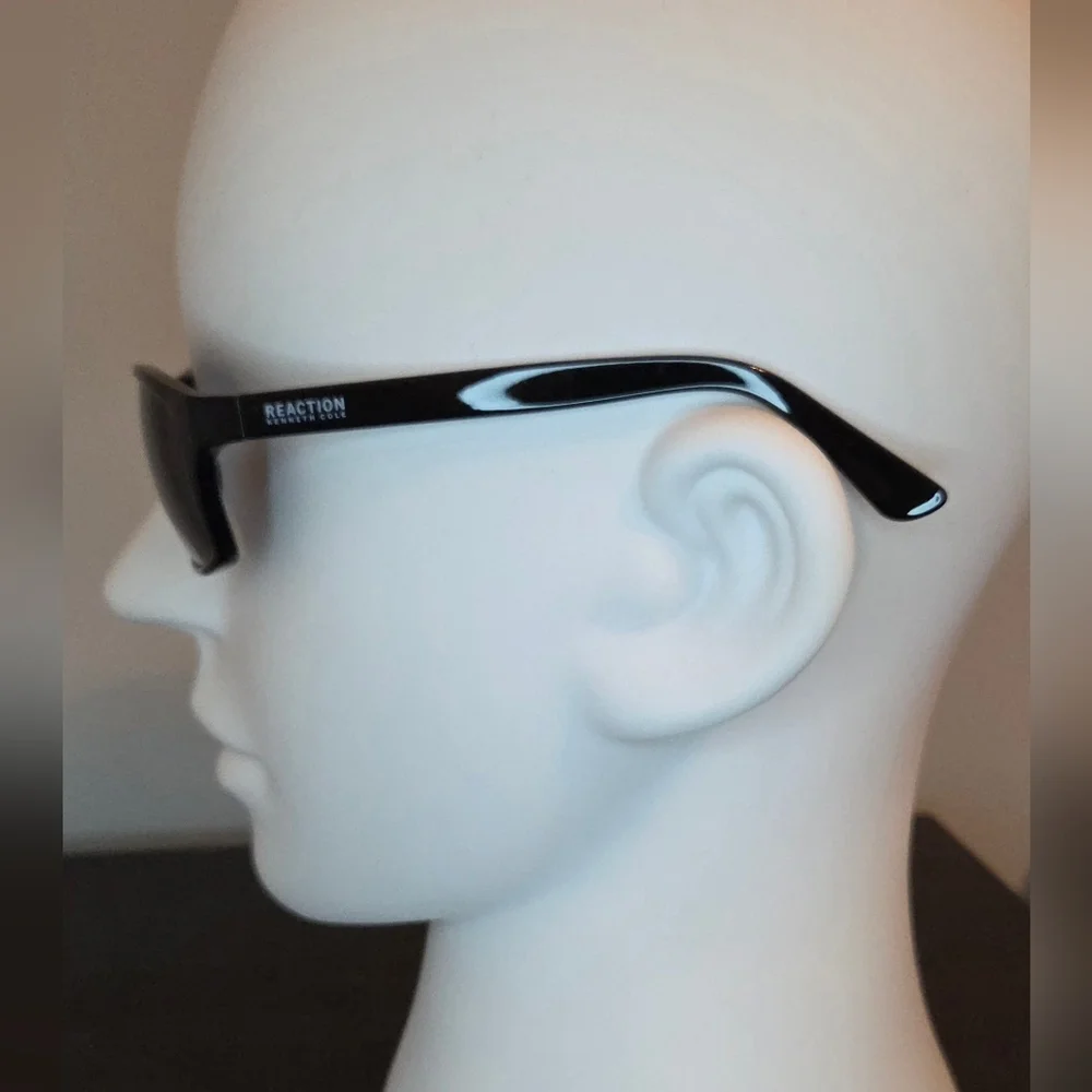 NWT Kenneth Cole Reaction KC1384 Black Wrap Sunglasses Smoke Lens Unisex